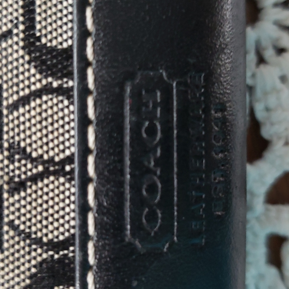 COACH Signature Card/Coin Case - Picture 3 of 4